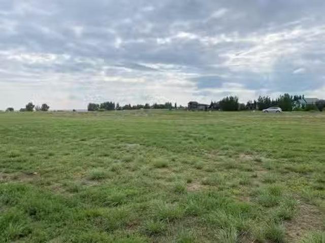 35 Kingfisher Estates, Lake Newell Resort, AB, T1R 0X5 vacan.