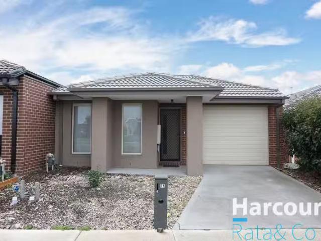 35 Klandy Drive, Kalkallo, VIC 3064 House for Rent
