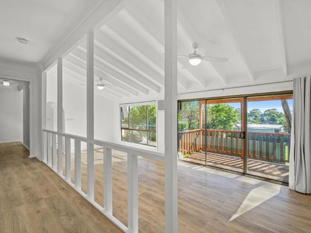 35 Lake Road, Balcolyn