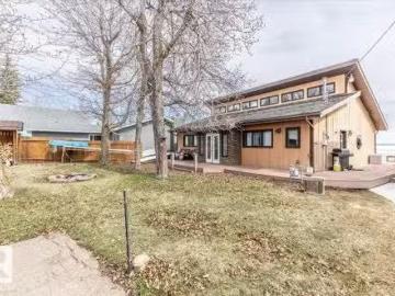 35 Lakeshore Dr, Rural Wetaskiwin County, AB, T0C 2V0 house.