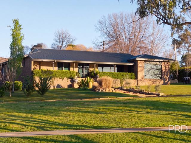 35 Lakeside Dr, Lake Albert, NSW 2650