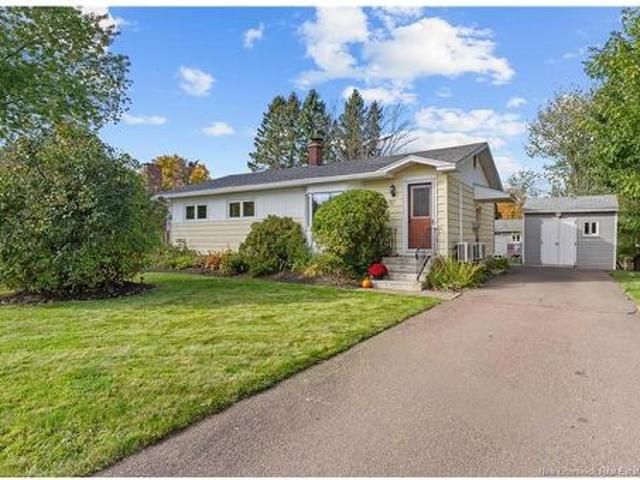 35 Lindsay St, Riverview, NB, E1B 2Z9 house for sale | Listing ID NB149422 | Royal LePage
