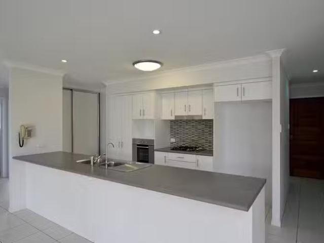 35 Liriope Drive, Kirkwood, QLD 4680