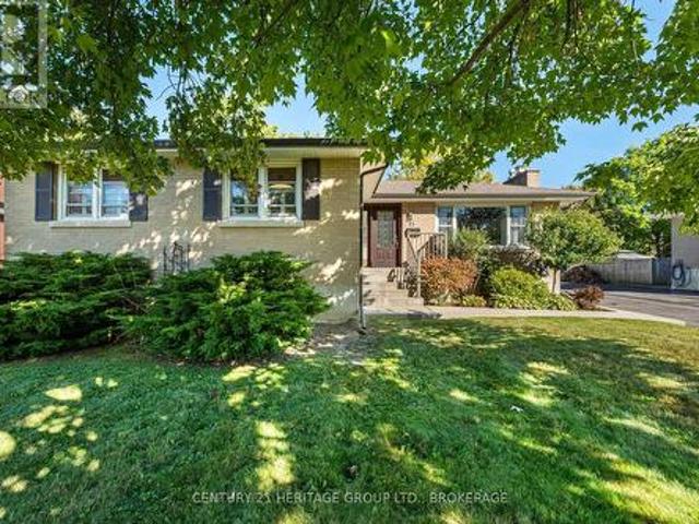 35 Loyalist Avenue, Loyalist Amherstview, ON, K7N 1K5 house for sale | Listing ID X13831 | Royal LePage