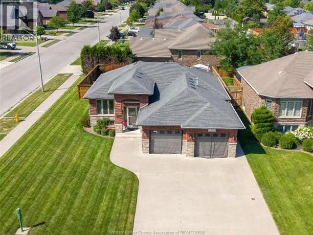 35 Marshwoods Boulevard, Kingsville, ON, N9Y 0A7 house for sale | Listing ID 26023 | Royal LePage