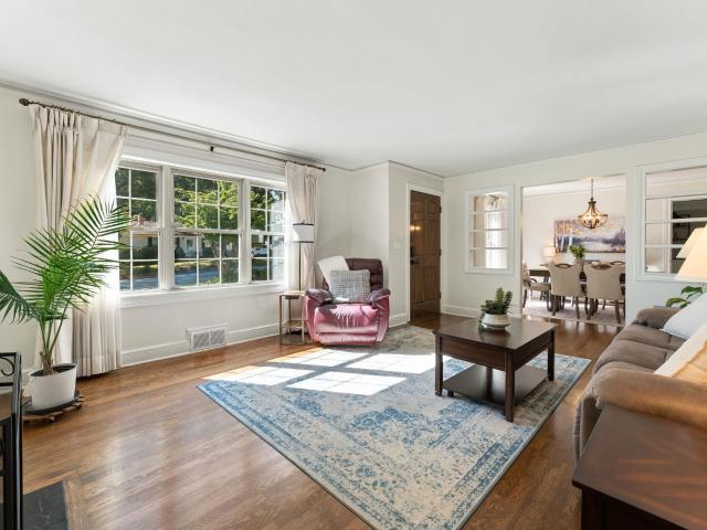 35 Mayfair Lane