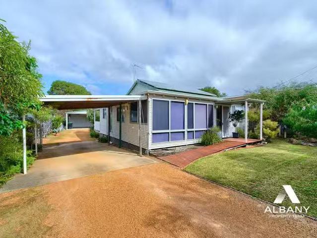 35 Mermaid Avenue, Emu Point, WA 6330