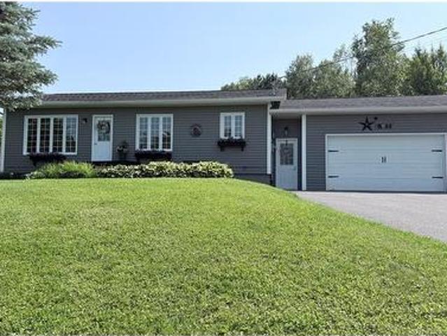 35 Michaud St, Grand Falls, NB, E3Z 1L5 house for sale | Listing ID NB143623 | Royal LePage