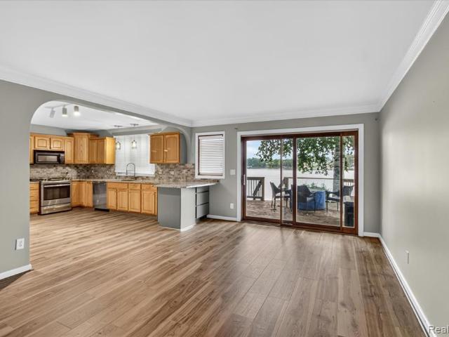 35 N Hulbert Street