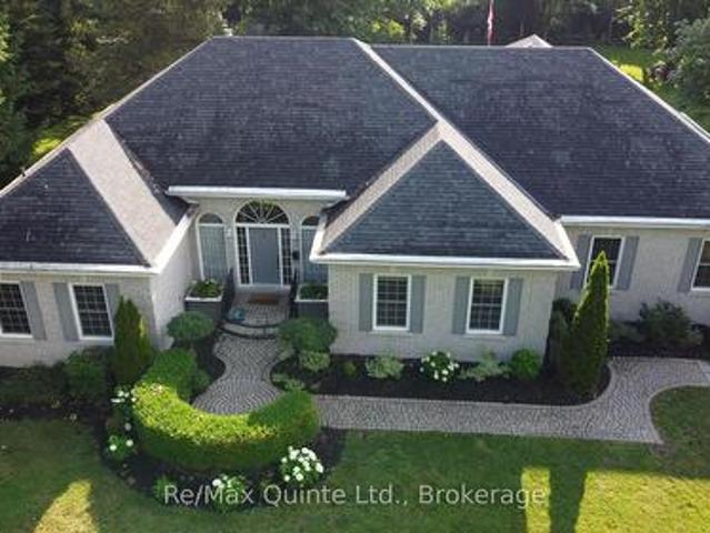 35 Penny Lane, Belleville Ward, ON, K8N 4Z4 house for sale | Listing ID X13798 | Royal LePage
