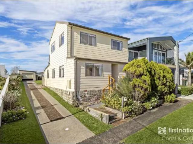 35 Pheasant Point Drive, Kiama House for rent Listed by Anne.