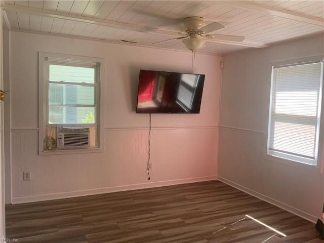 35 Phelps CIR