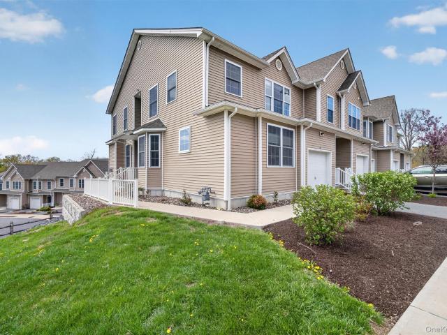 35 Pinto Road E