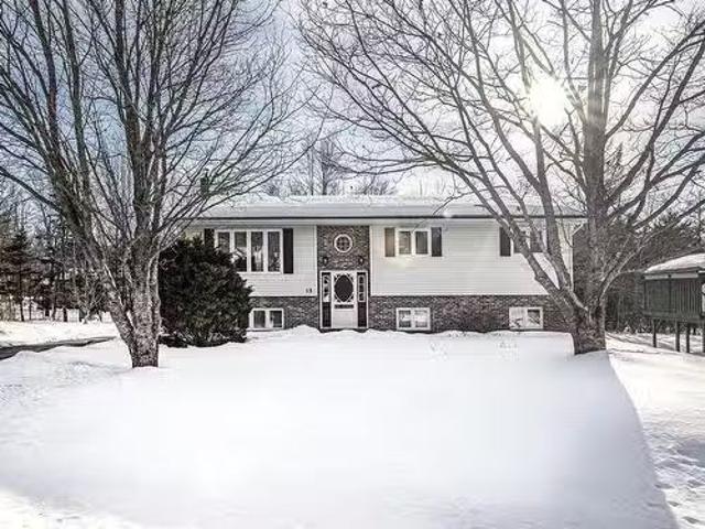 35 Poplar Drive, Lantz, NS, B2S 1X1 house for sale Listing.