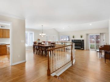35 Roberts Cir