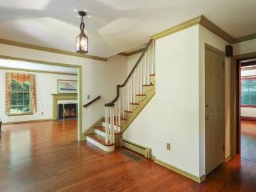 35 Rolling Hill Rd