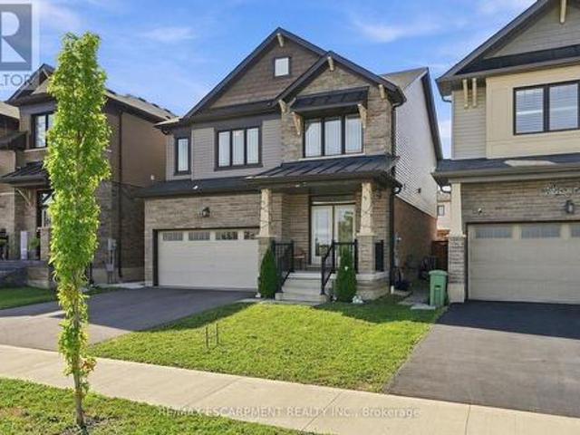 35 Royal Coachman Way, Hamilton, ON, L8J 0M2 house for sale | Listing ID X13803 | Royal LePage