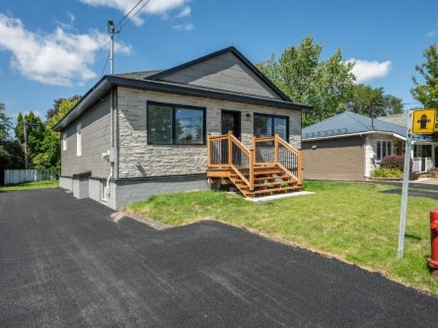 35 Rue Beaubien, Longueuil Le Vieux Longueuil, QC, J4L 1Z1 house for sale | Listing ID 15310 | Royal LePage