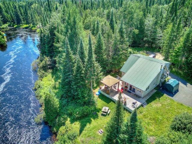 35 Rue Des Cascades, Sainte Marguerite Du Lac Masson, QC, J0T 1L0 house for sale | Listing ID 14169 | Royal LePage
