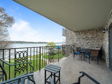 35 S Walworth Ave, Unit 401, Williams Bay, WI 53191 | MLS #1957
