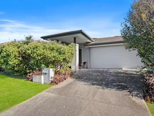 35 Schooner Circuit, MANLY WEST, QLD 4179 House for Rent