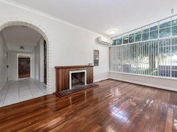 35 Swan Road