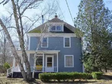 House for sale in Lunenburg