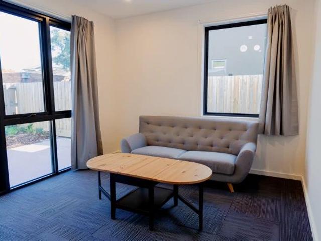 35 Stockdale Avenue, Melbourne