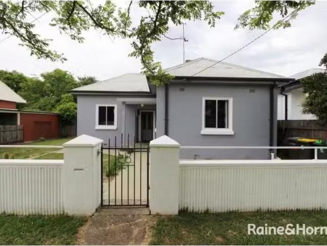 35 Stewart St, BATHURST House for rent Listed by Rental Inqui.