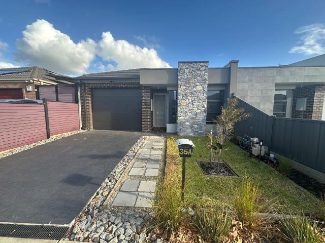 35A Hindmarsh Drive, Manor Lakes
