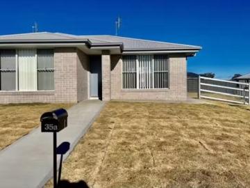 35A Peppercress Court, Moore Creek House for rent Listed by E.