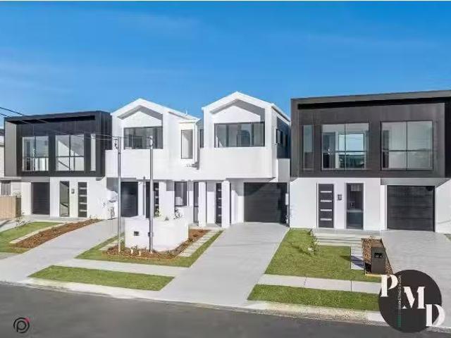 35B Addison Avenue, Lake Illawarra Townhouse for rent Listed.