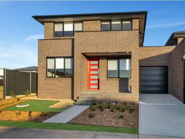 35b Marketsfield Avenue, North Kellyville Townhouse for rent.