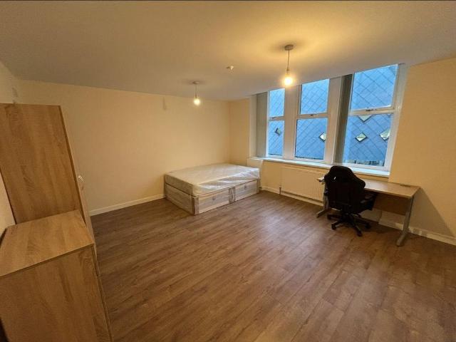 35B Taff Street, Pontypridd CF37 1 bed in a house share to rent £550 pcm £127 pw