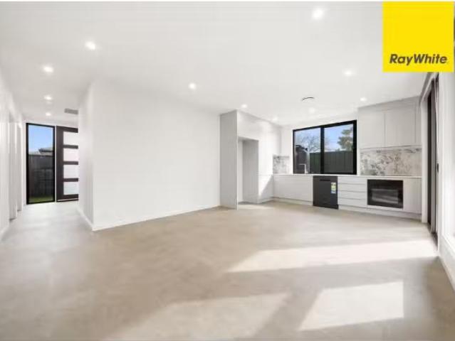 35B Thornhill Crescent, DUNLOP Townhouse for rent Listed by B.