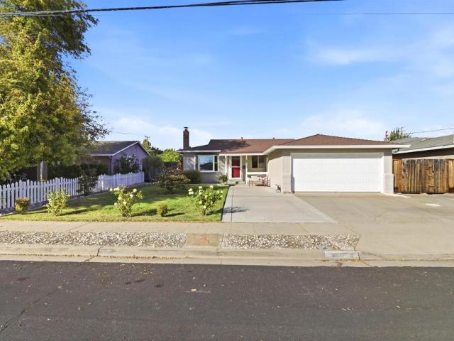 36054 Rosewood Dr