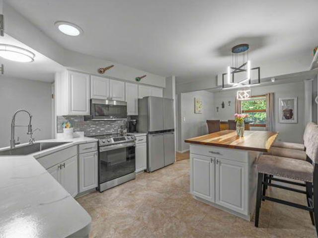 3606 E Norport Dr