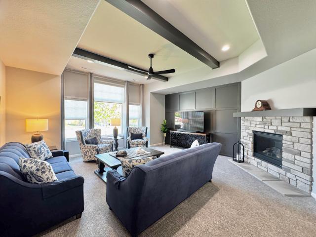 3607 Hawthorn Hill Dr, Unit 2