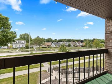 3609 N Tucker Pl, Unit 205