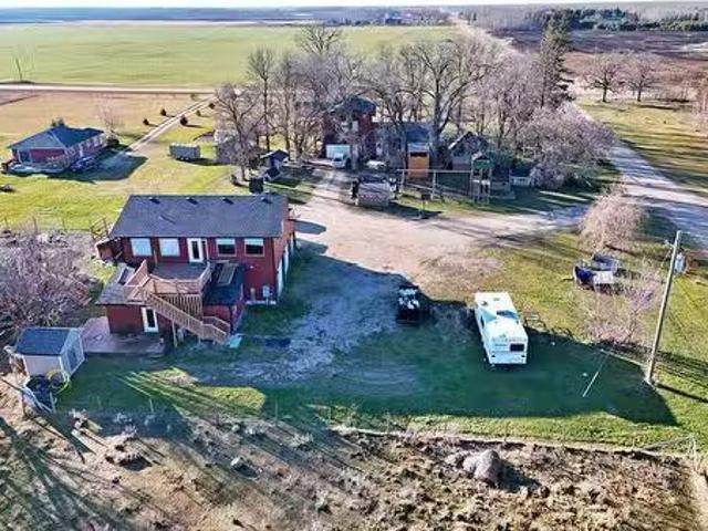 36012 28N Road, Steinbach, MB, R0A 1X0 Luxury House for sale.