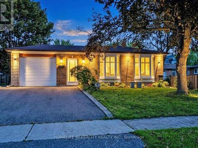 3602 Dunrankin Drive, Mississauga, ON, L4T 1V9 house for sale | Listing ID W13779 | Royal LePage