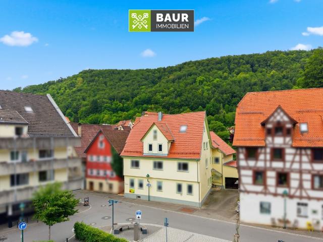 360° | Charmante Dachgeschosswohnung mit Dachterrasse und ausgebauter Bühne im Herzen von Blaubeuren