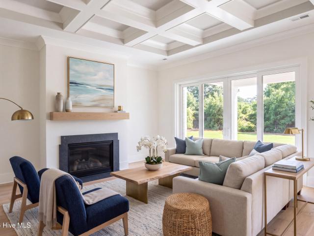 360 E Wayfinder Lane