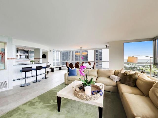 360 E Randolph Street # 1401