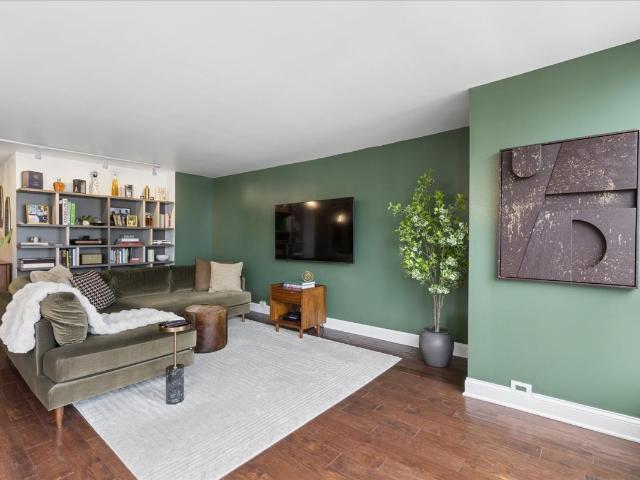 360 E Randolph Street # 3205