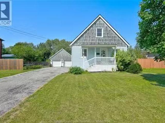 360 Highway 18, Lasalle, ON, N9J 1A4 house for sale Listing.