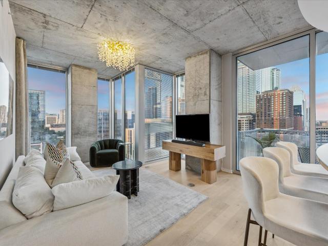 360 Nueces St # 1417