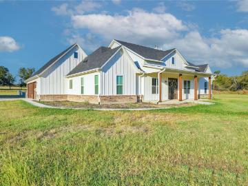 360 Sandpiper Dr, Weatherford, TX 76088 | MLS #21096