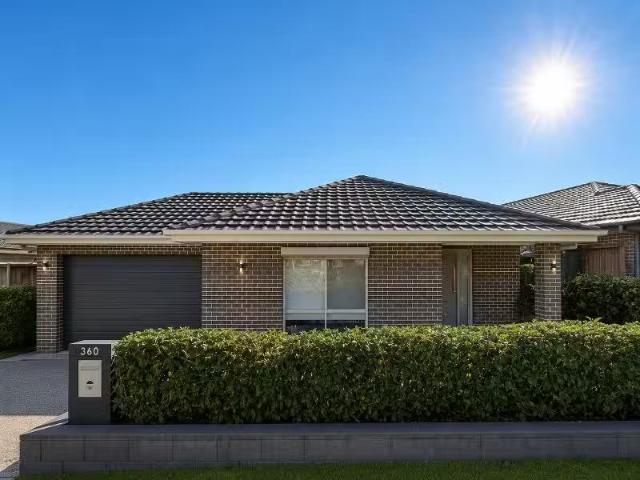 360 Riverside Drive, AIRDS House for rent Listed by Team Radz.