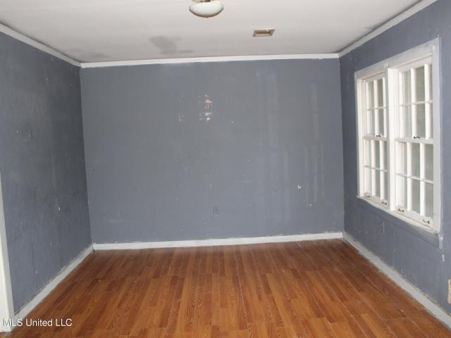 360 W Adams Avenue
